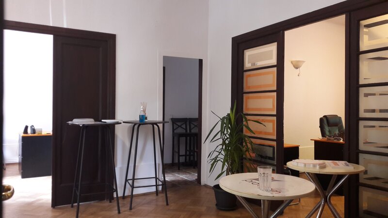 Cotroceni, parter in vila, 4 camere, pentru birouri