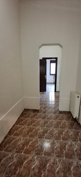 Cotroceni, parter in vila, 4 camere, pentru birouri